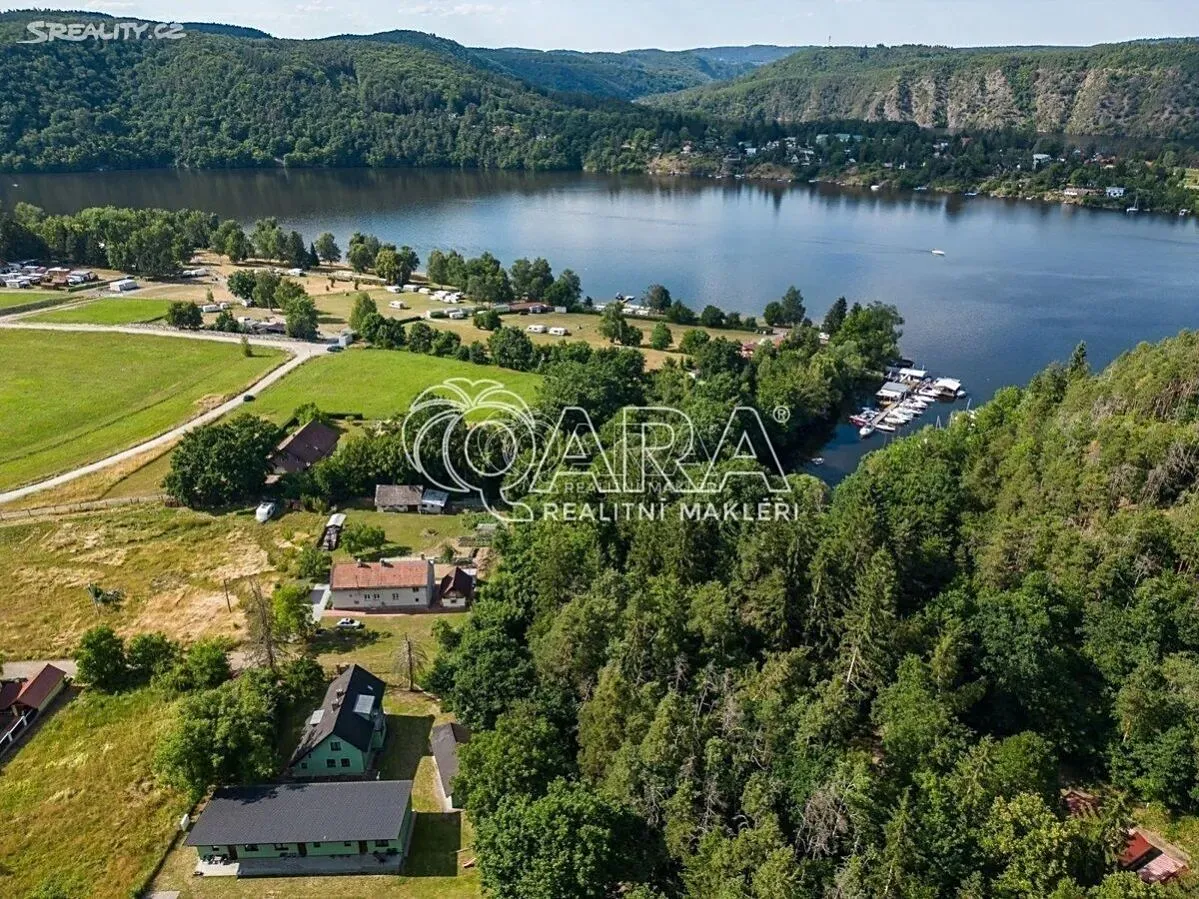 Prodej rodinného domu 297 m², pozemek 2555 m²